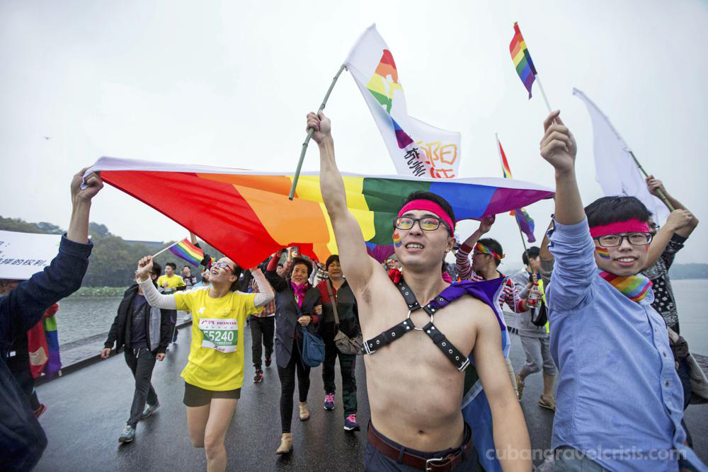 LGBT group ของจีนปิดตัวลง กลุ่มผู้สนับสนุน LGBT ที่มีอิทธิพลในประเทศจีนซึ่งเป็นหัวหอกในคดีทางกฎหมายจำนวนมากที่ผลักดันให้เกิดสิทธิที่มากขึ้น