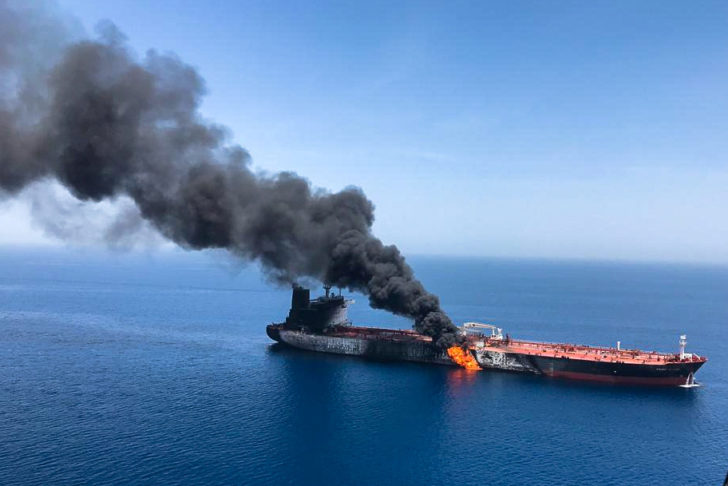 เรือของ อิหร่านโจมตีในทะเลแดง เรือซาวิซถูกกำหนดเป้าหมายโดยเหมืองหินในทะเลแดงเมื่อวันอังคารเนื่องจากการเจรจานิวเคลียร์กับมหาอำนาจโลกในออสเตรีย