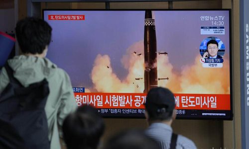 เกาหลีเหนือและเกาหลีใต้ ทดสอบขีปนาวุธ