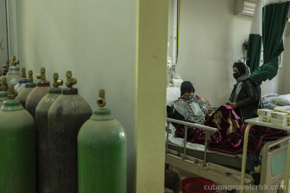 Afghanistan’s health care กำลังจะล่มสลาย น้ำมันดีเซลที่จำเป็นในการผลิตออกซิเจนสำหรับผู้ป่วย coronavirus หมด ดังนั้นจงเตรียมยาที่จำเป็นไว้มาก