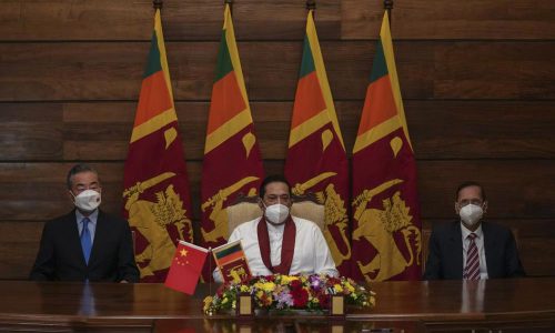 Sri Lanka พยายามปรับโครงสร้างหนี้